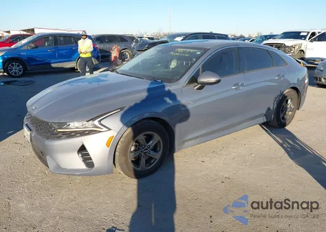 2021 Kia K5 Lxs z USA, uszkodzony, nr VIN 5XXG14J26MG024455